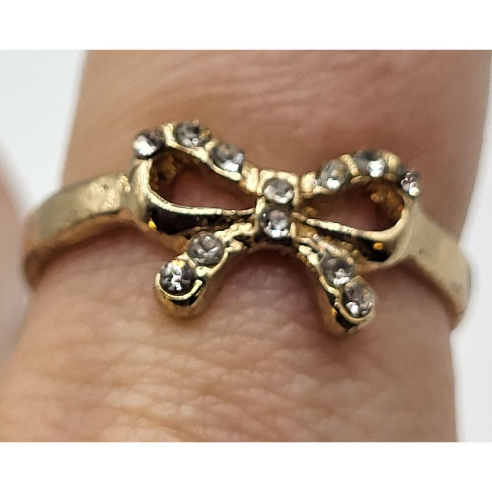 Pave Set Bow Goldtone Fashion Ring Size 8 - Picture 2 of 3